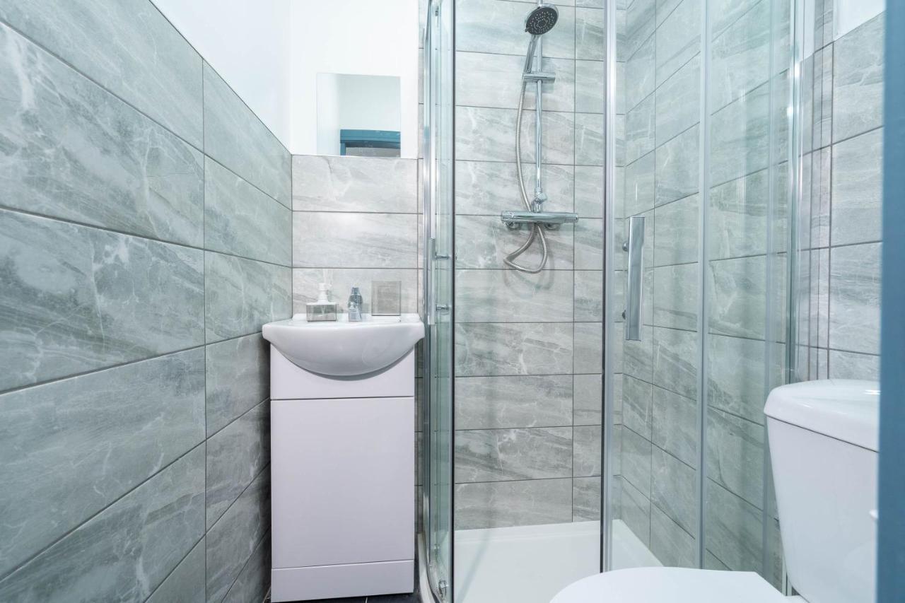 Trendy Studio In Vibrant West Midlands Apartment Birmingham Bagian luar foto